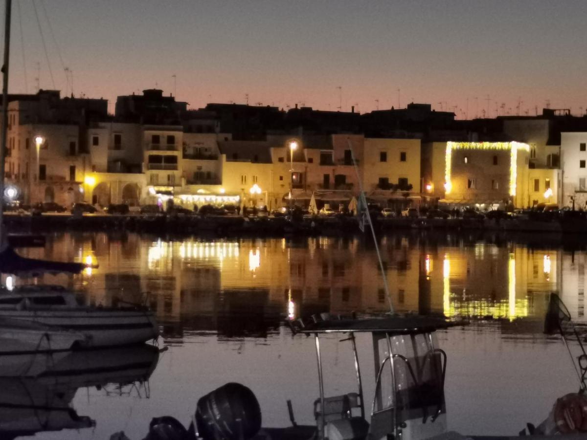 La Finestra Sul Porto Apartment Trani Exterior photo
