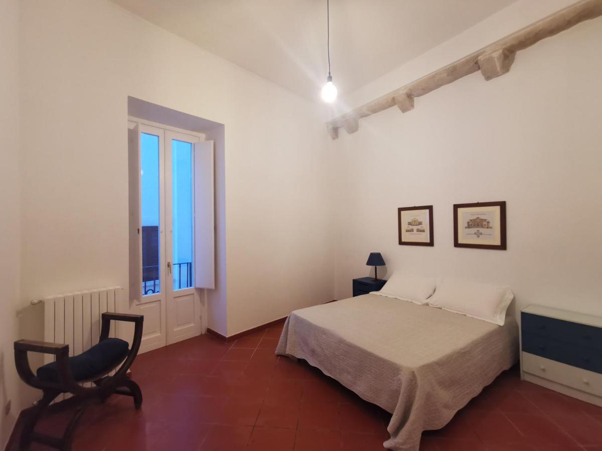 La Finestra Sul Porto Apartment Trani Exterior photo